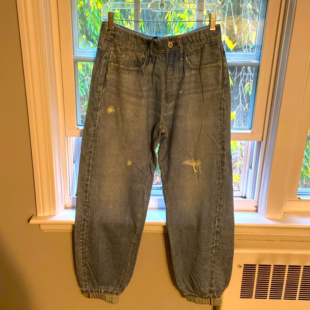 Like New Rag and Bone sweat pant jeans! The perfect go to pant